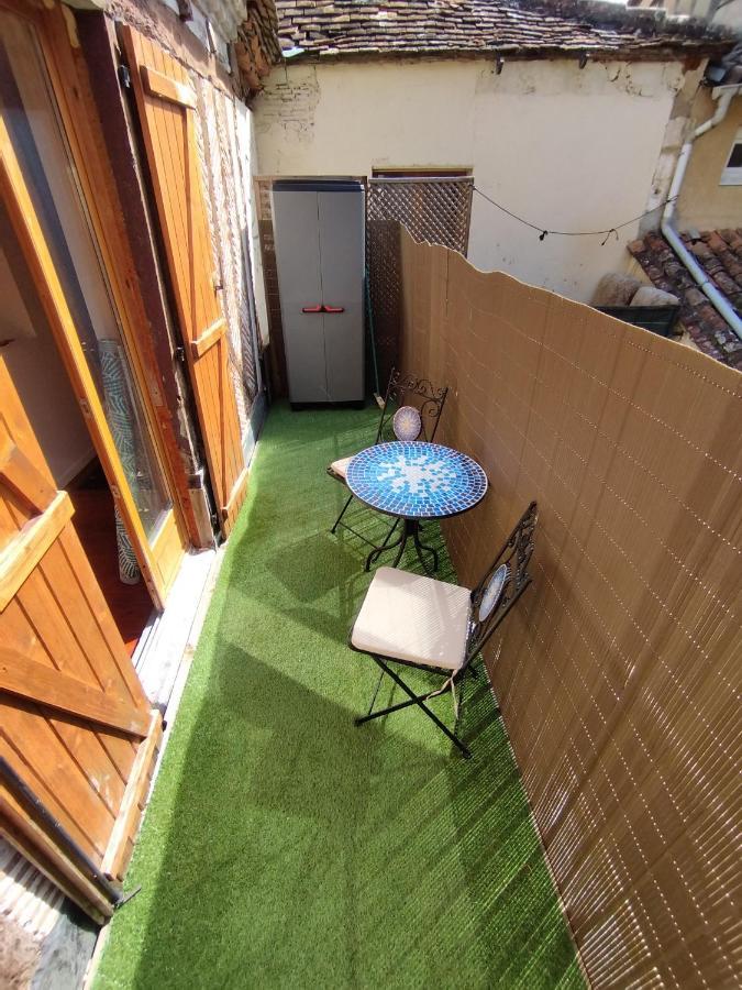 Studio Duplex Au Coeur Du Quartier Historique! Apartment Бержерак Екстериор снимка